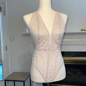 VS Bodysuit Lace Teddy